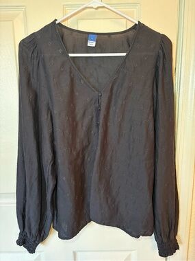 Old Navy Black V-Neck Long-Sleeve Textured Blouse